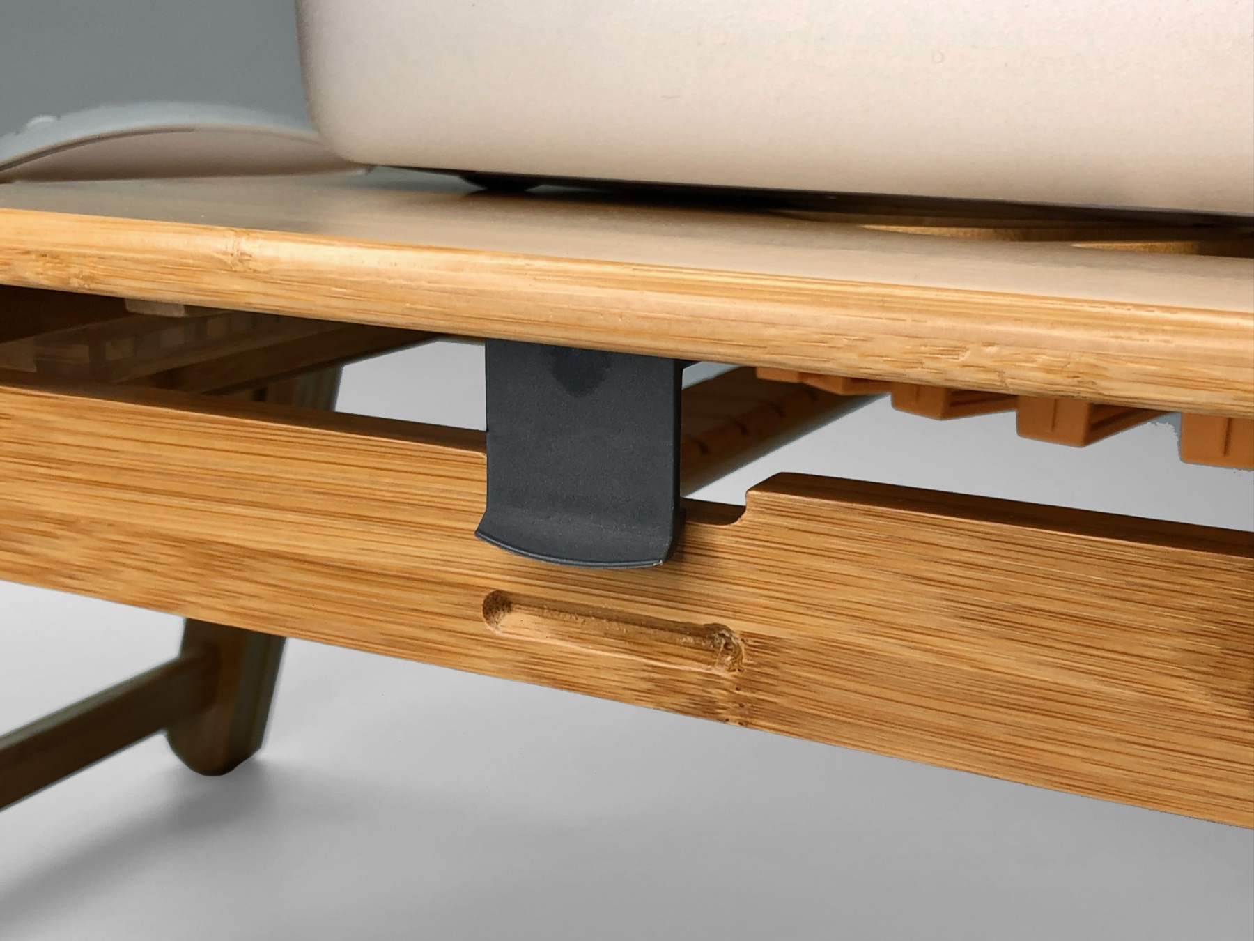 Фото 8 Бамбуковый столик для ноутбука UFT T25