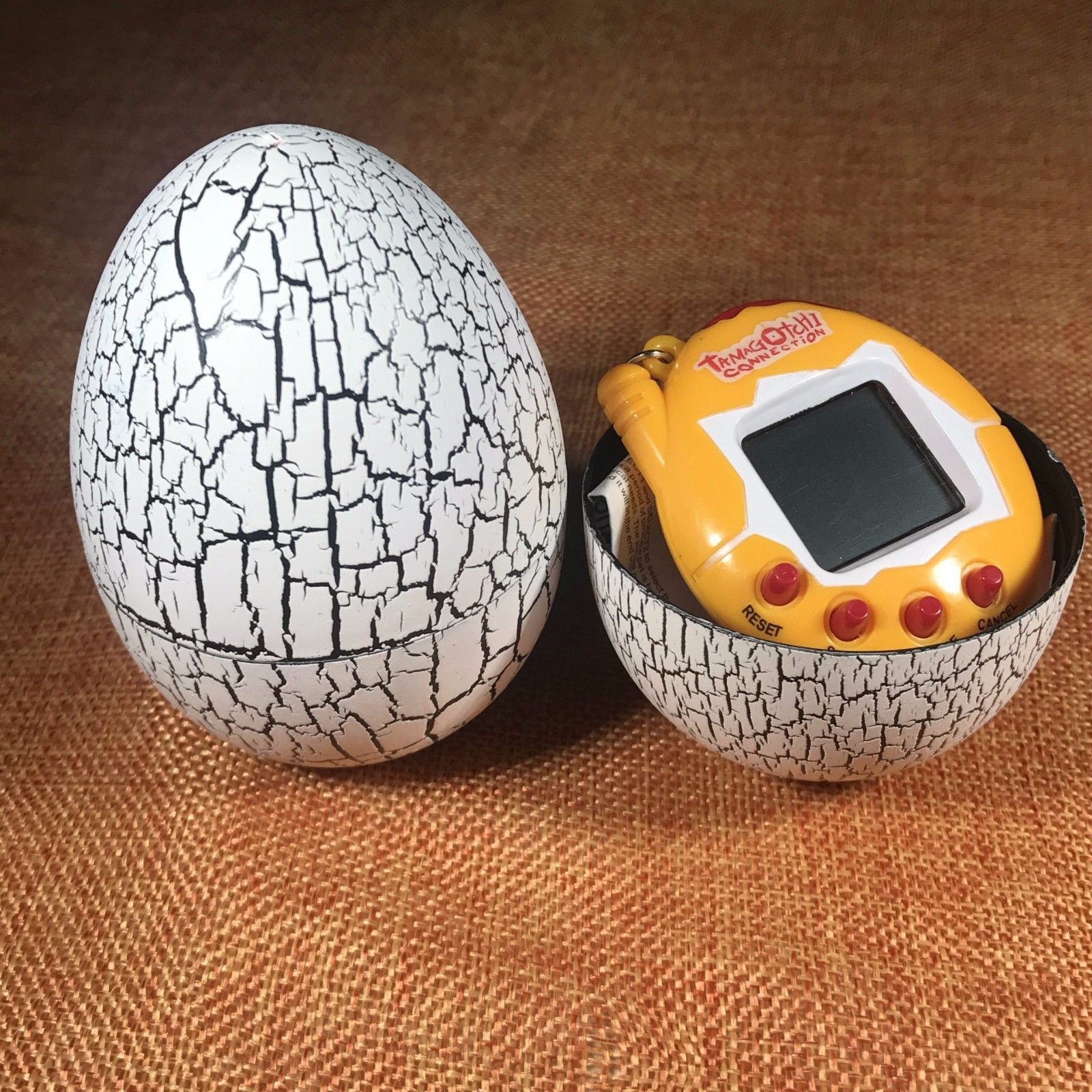 Фото 4 Игрушка электронный питомец Тамагочи в Яйце Динозавра UFT Eggshell Game White