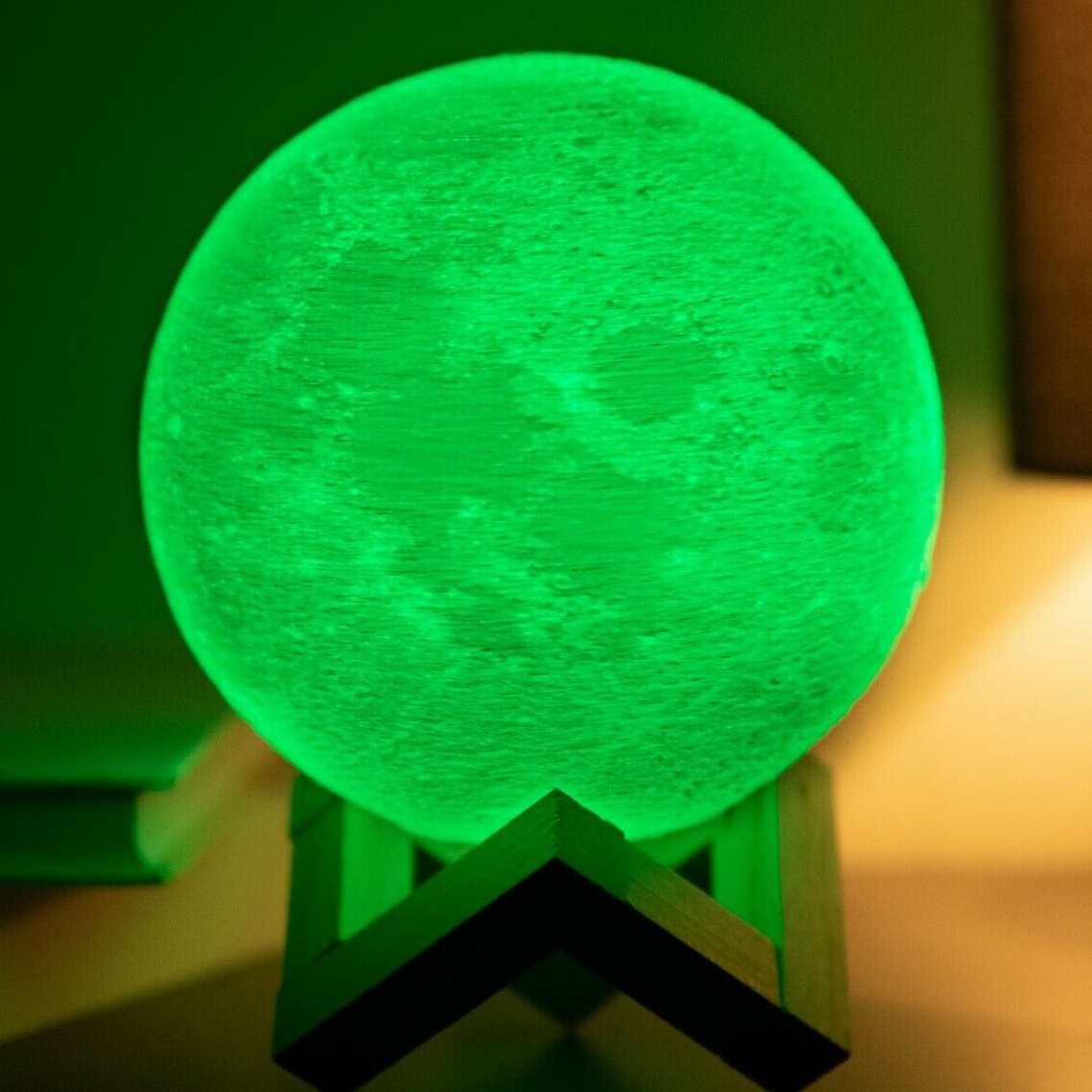 Фото 5 Ночник 3D Луна на подставке 11см UFT Moon light с аккумулятором