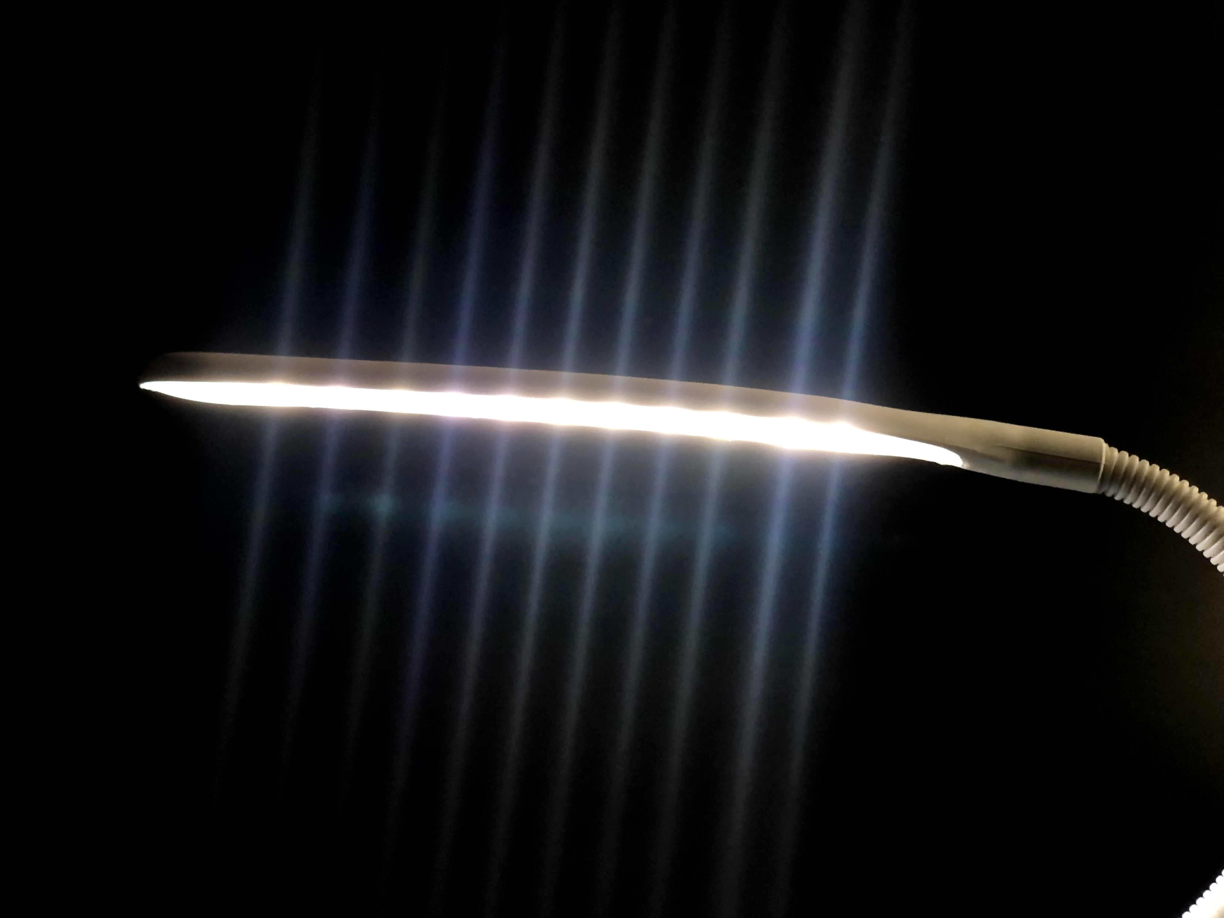 Фото 3 Настольная LED лампа с гибкой ножкой и прищепкой UFT Lamp 1 White