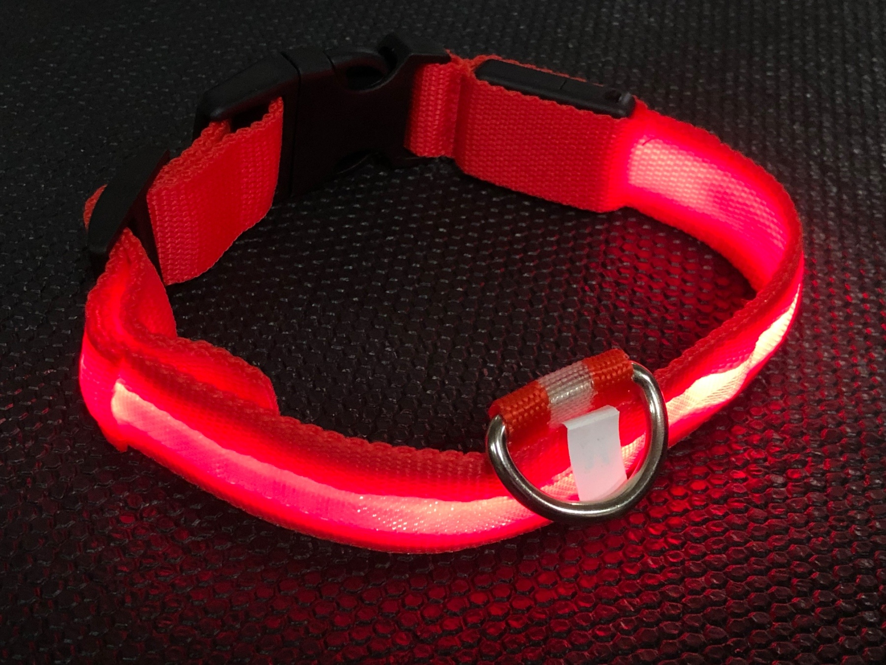Фото 1 Ошейник с подсветкой для собак M на батарейках UFT PET LED 1 Red